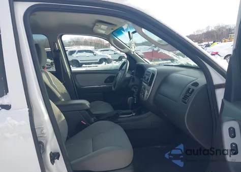 2006 Ford Escape Xlt from USA, damaged, VIN 1FMYU03ZX6KA05538